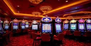 bongo plus live casino dealer table on mobile screen for Filipino players